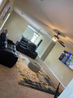 3 bedroom 2 bathroom House - Columbia - 1