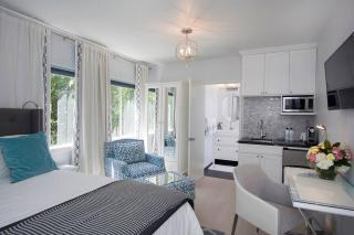 Beautiful renovated studio close to ocean! - 2