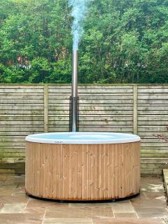 Elletson Park Wood fired Hot tubs, Caravans & Pods - 6