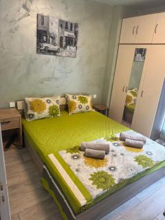 2-Bedroom with Private Parking fast WiFi 3-AirCon 3-SmartTVs WorkDesk Youtube Premium and Netflix - Warna - 9
