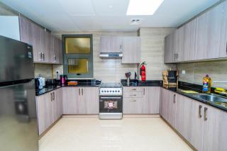 1 BR Apt, Miracle Garden with RoofTop Pool, King Bed, Gym,100mbps - Dubai - 8