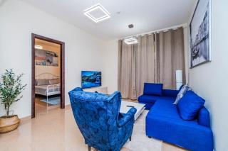 1 BR Apt, Miracle Garden with RoofTop Pool, King Bed, Gym,100mbps - Dubai - 3