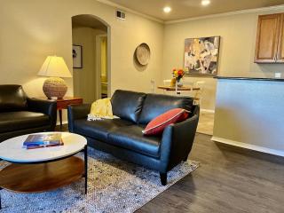 Gated Condo Heated Pool Spa Gym Near Zoo - Phoenix - 4