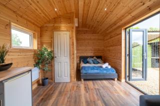 The Lodge at The Outside Inn - Mountfield - 8