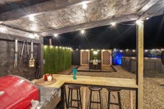 The Lodge at The Outside Inn - Mountfield - 1