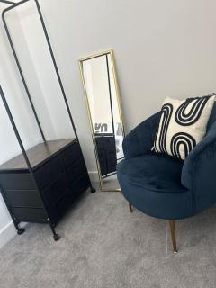 Stylish Barwell Home B with Free Parking - Sleeps 4 -  - 1