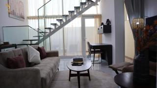 Aurora Your 2BR Duplex Transit Apartment in Masdar City - Abu Dhabi - 8