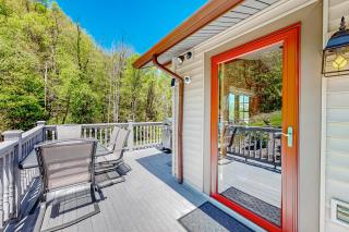 Blue Spruce Retreat - Waynesville - 5