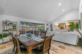 Serenity by the Water 3-Bedroom Luxury Escape with King Beds in a Tranquil Setting - Marco Island - 9