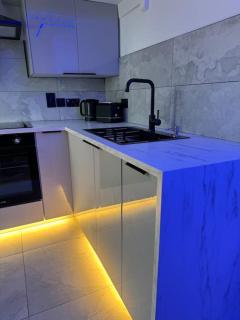 Luxury Hot Tub Retreat Derry City - 9