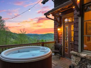 Mtn Views Hot Tub Close to Asheville - Swiss - 0