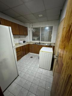 Decent Private family Rooms with Shared washroom next to Burjuman Metro - Dubái - 2