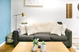 Tranquil Getaway Retreat Sleeps 8 Guest Home - 8