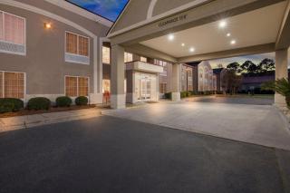 Red Roof Inn & Suites Albany, GA - 2