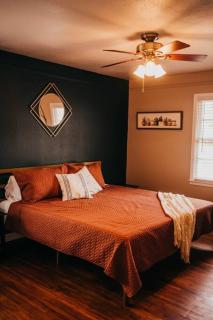The Burrow-Cozy 3 BDRM HM - Free Parking - Waxahachie - 2