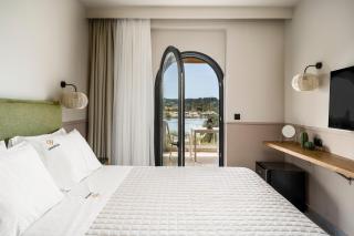 Loadstar Rooms & Suites - 2