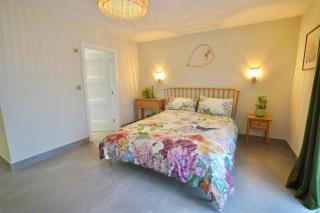 Luxurious and Peaceful Lakeside House, Clitheroe - 1