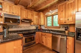 Beautiful lakefront cottage on Rebecca Lake with Hot Tub - 7