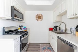 Enjoy Alhambra Night Life at 2BR Apt - 7