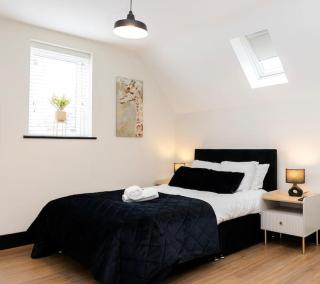 The Berriman Collection Stylish Sleeps 6 - 2 Bedroom - 5