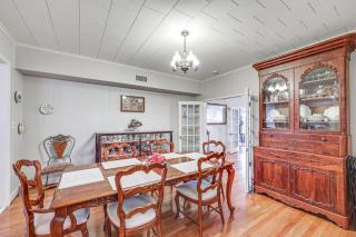 Delightful Retreat with Fireplace and Large Yard! - - 4