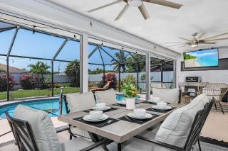 Entertainers Paradise with HTD Pool & Putting Green - Cape Coral - 3