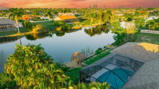 Waterfront Paradise with HTD Pool Kayaks & Games - 5