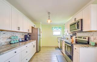 Waterfront Hernando Beach Home with Dock and Hot Tub! - Hernando Beach - 1