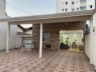 Casa no Canto do Forte a 500 metros da praia e 100 metros da Mallet - Praia Grande - 0