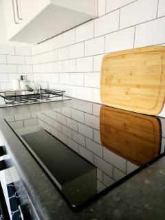 Modern, Pristine & Well-appointed 1 Bed Flat in City Centre - Free Parking - Northampton - 5