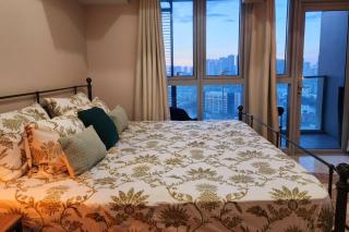 BGC Uptown Parksuites King Bed with Balcony Sunset and City View - Manila - 5