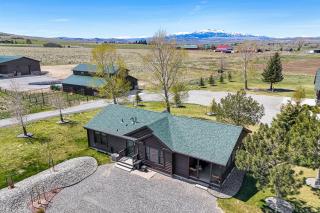 Serene Yellowstone Country Retreat with Deck and Views - Cody - 0