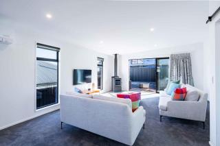 Cosy Kirimoko Escape - Wanaka - 2