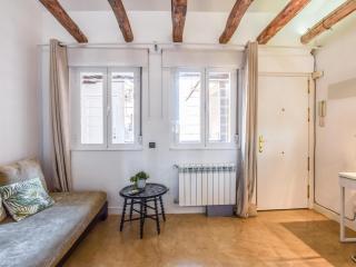 apartamento con doble altura en lavapies ALQUILER TEMPORAL - 2