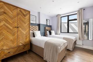 Chic London Getaway 10 mins to Wembley - 8