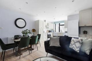 Chic London Getaway 10 mins to Wembley - 7