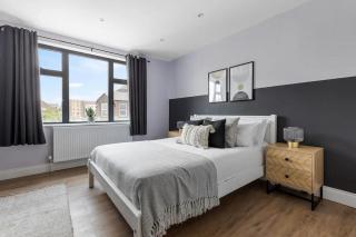 Chic London Getaway 10 mins to Wembley - 3
