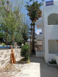 Livadia Beach Hostel - 7