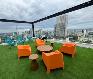 Studio Unit 5 mins to IT Park with Pool, Wifi & Netflix - Cebu City - 2