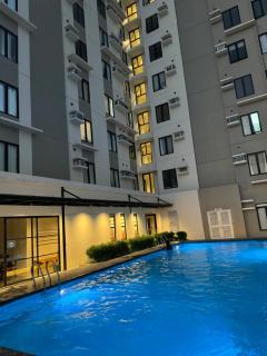 Studio Unit 5 mins to IT Park with Pool, Wifi & Netflix - Cebu City - 1