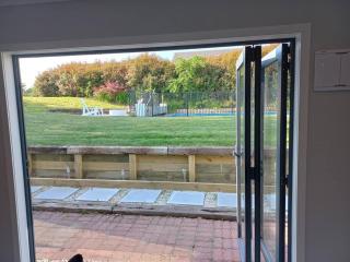 Cute, new two bedroom cottage with shared pool - 1