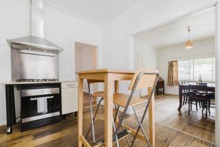 Yarraville Garden Large home with yard and parking - 8