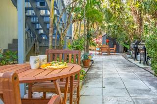 Condo by the Beach King Bed Lush Patio w BBQ Breakers Key Six H0MES - Fort Lauderdale - 1
