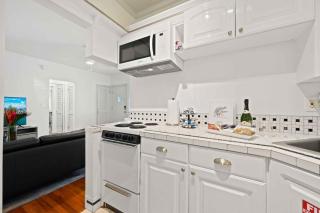 Studio by the Beach Lush Patio w BBQ Queen Bed Breakers Key Two H0MES - Fort Lauderdale - 4