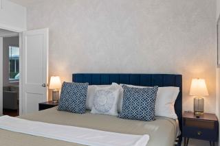 Condo by the Beach King Beds Lush Patio w BBQ Breakers Key One H0MES - Fort Lauderdale - 1