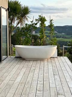 Luxury Farm Cabin - Coastal Views - - 6