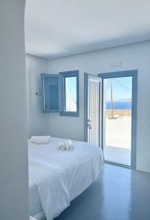Oinos Luxury Suites - 2