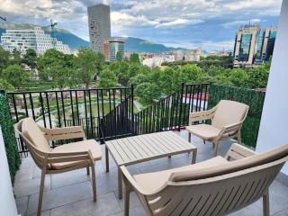 Tirana City Center Penthouse Oasis - Tirana - 5