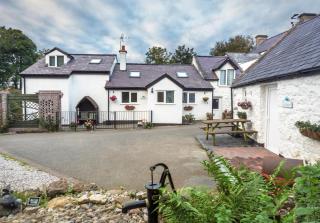 Ty Menyn - Benllech - 2