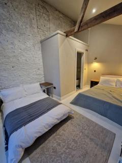 Garden Barn Studio, sleeps 3 - - 0